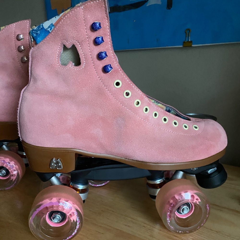 Strawberry Moxi Lollys, Size 7!